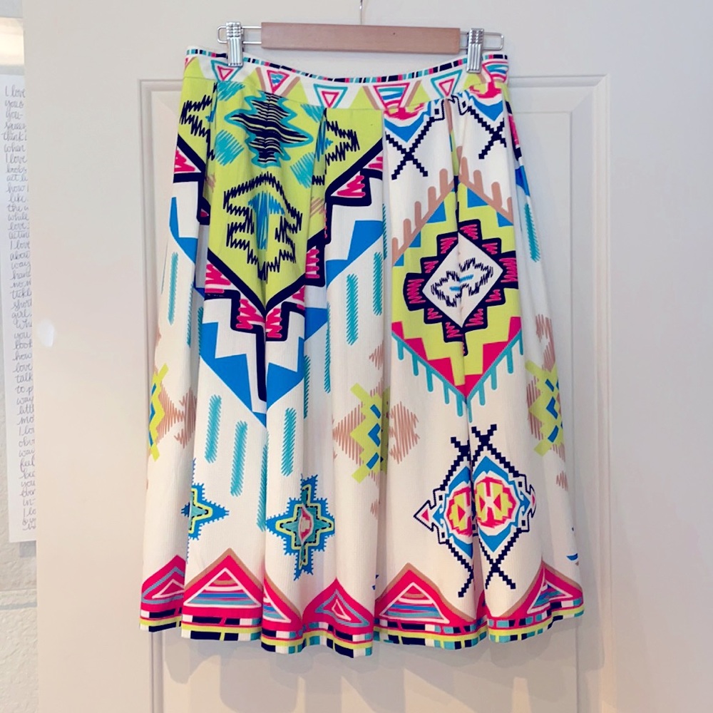 Tribal print pleated skirt.
